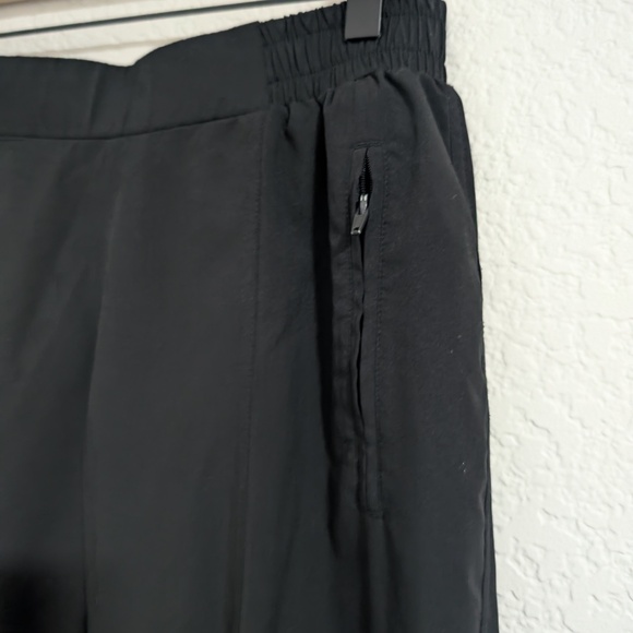 Old Navy Active Stretchtech Jogger Pants / M - Picture 4 of 9